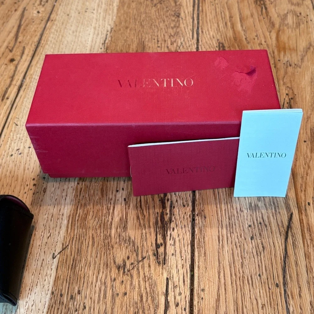 Valentino Woman Sunglasses VA 4037